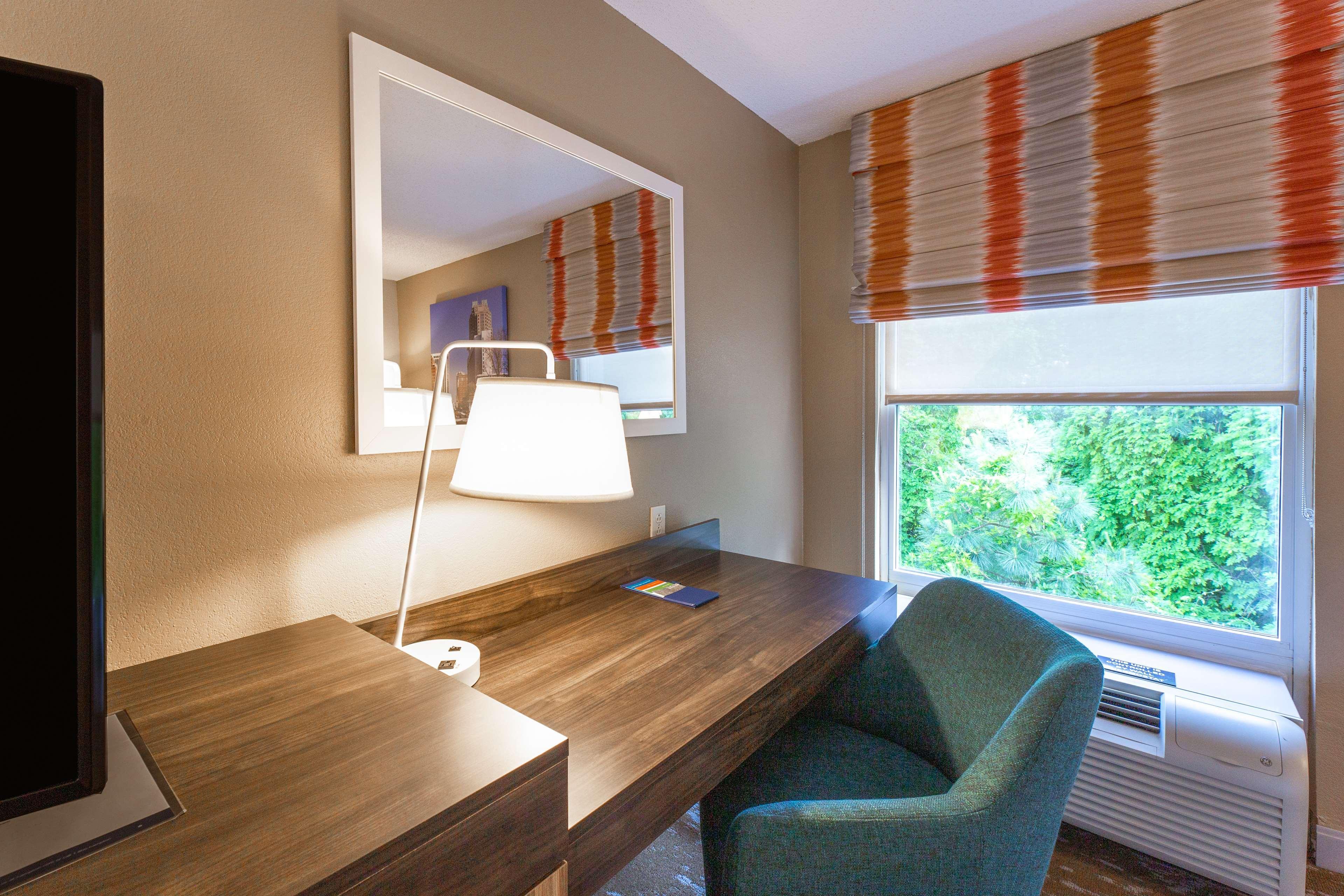 Hampton Inn & Suites Raleigh Cary Lenovo Center Eksteriør billede