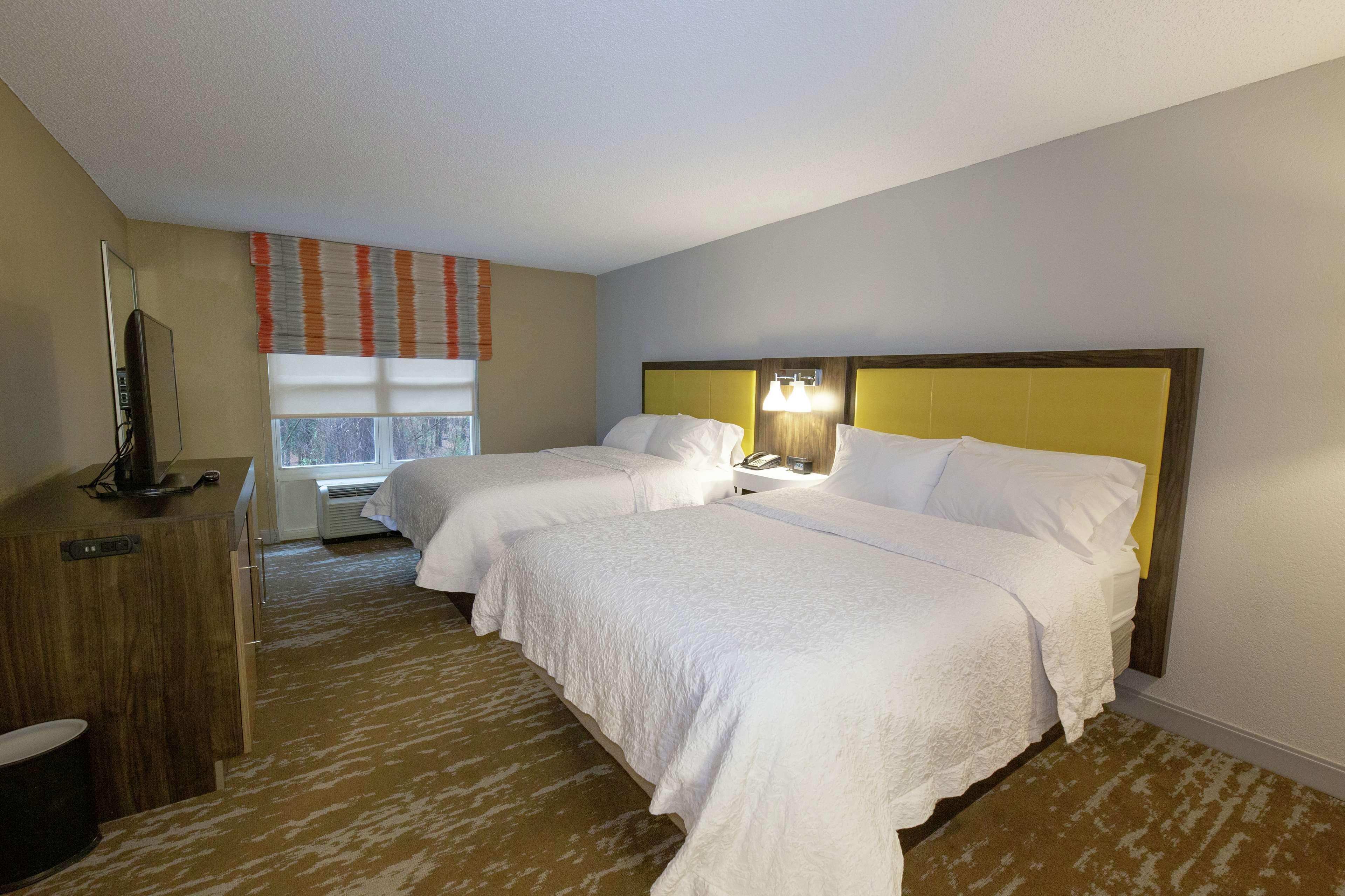 Hampton Inn & Suites Raleigh Cary Lenovo Center Eksteriør billede