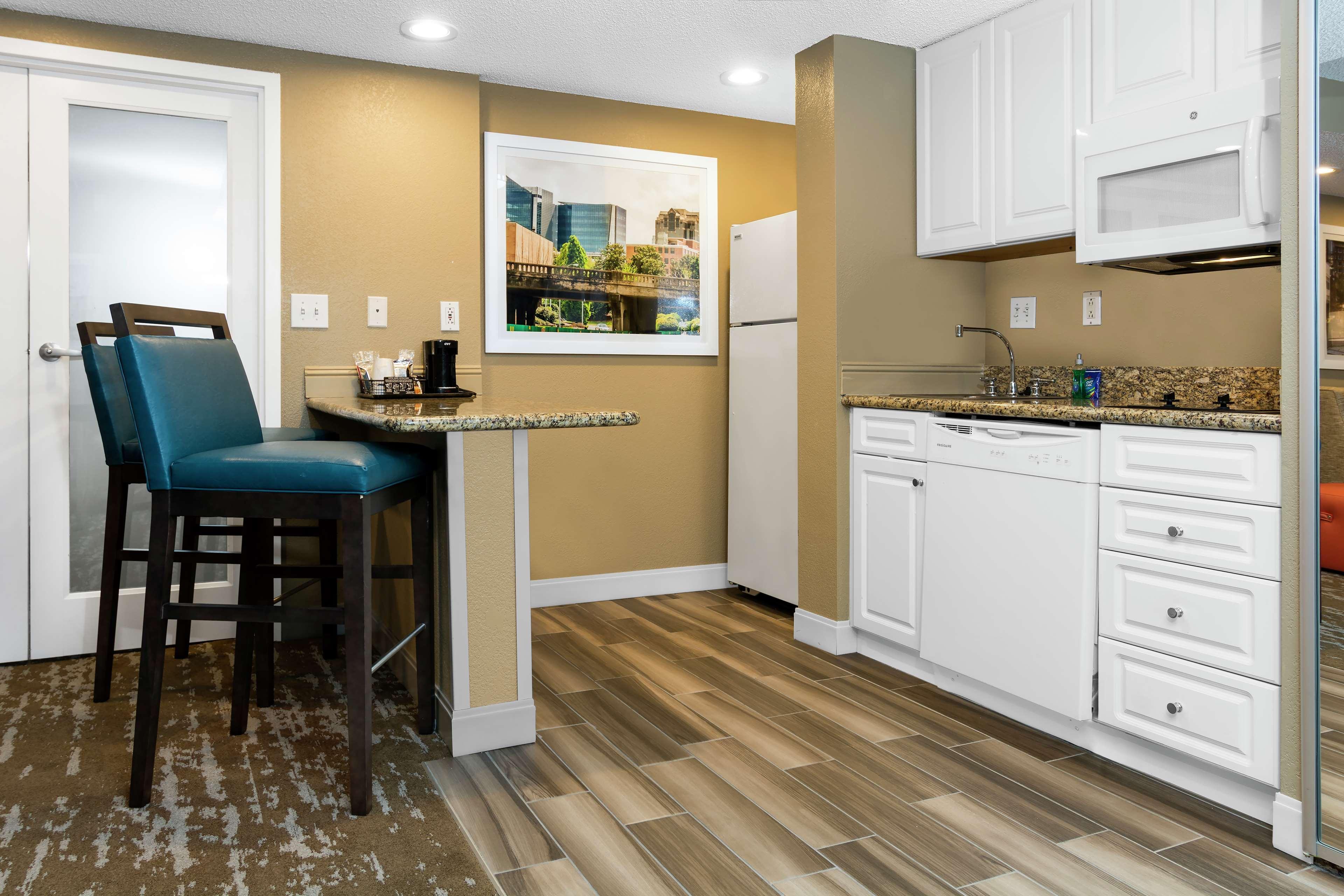 Hampton Inn & Suites Raleigh Cary Lenovo Center Eksteriør billede
