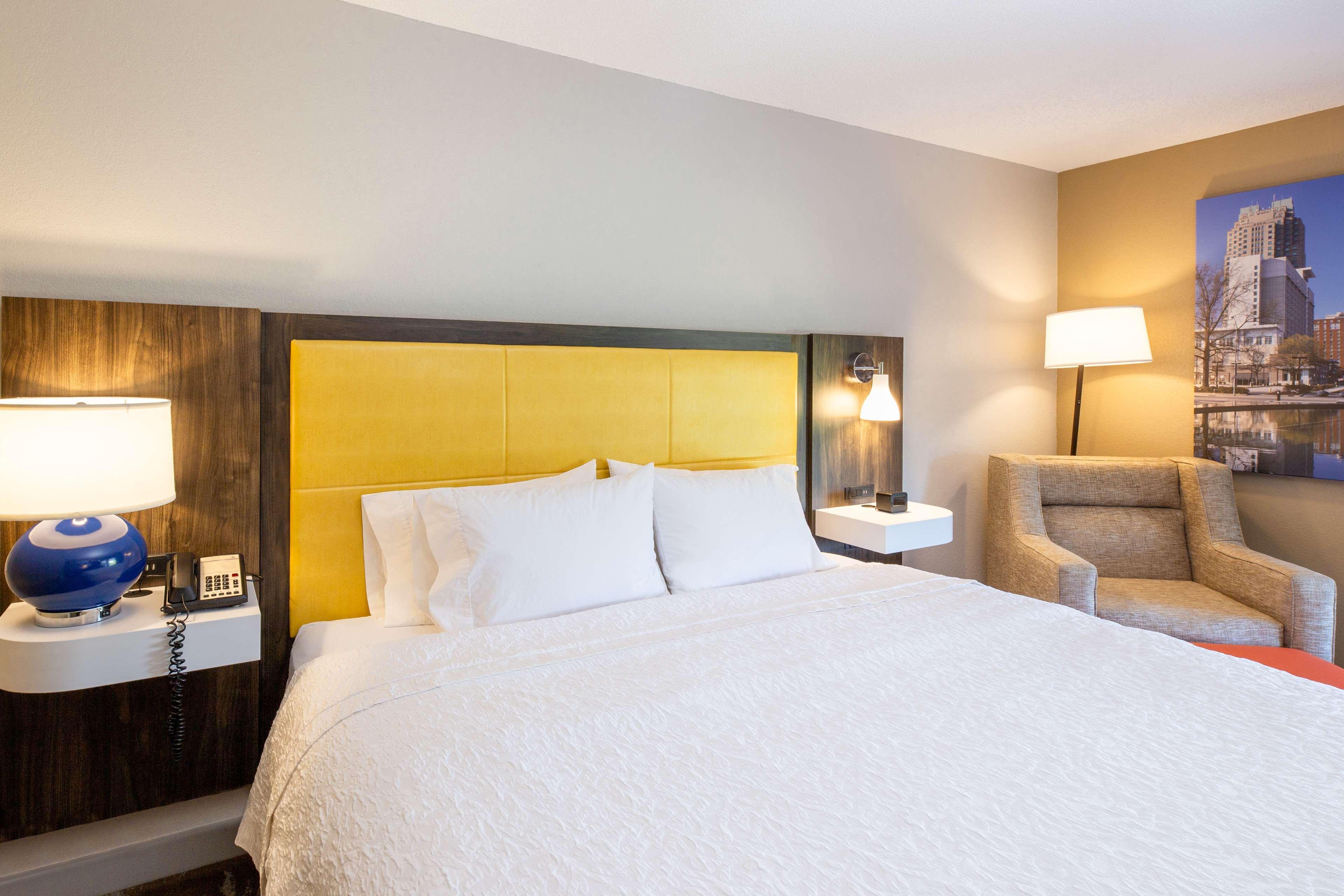 Hampton Inn & Suites Raleigh Cary Lenovo Center Eksteriør billede