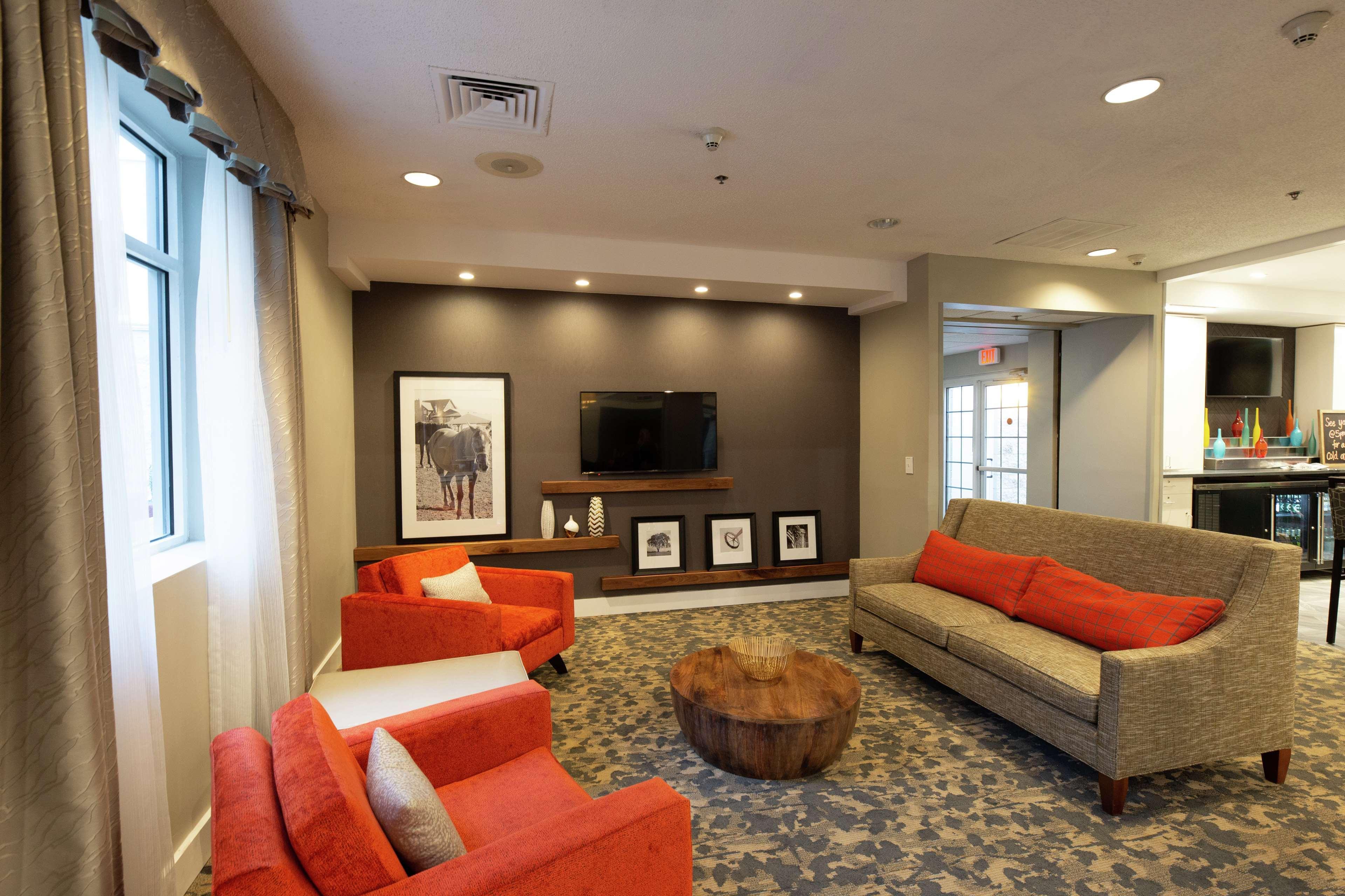 Hampton Inn & Suites Raleigh Cary Lenovo Center Eksteriør billede