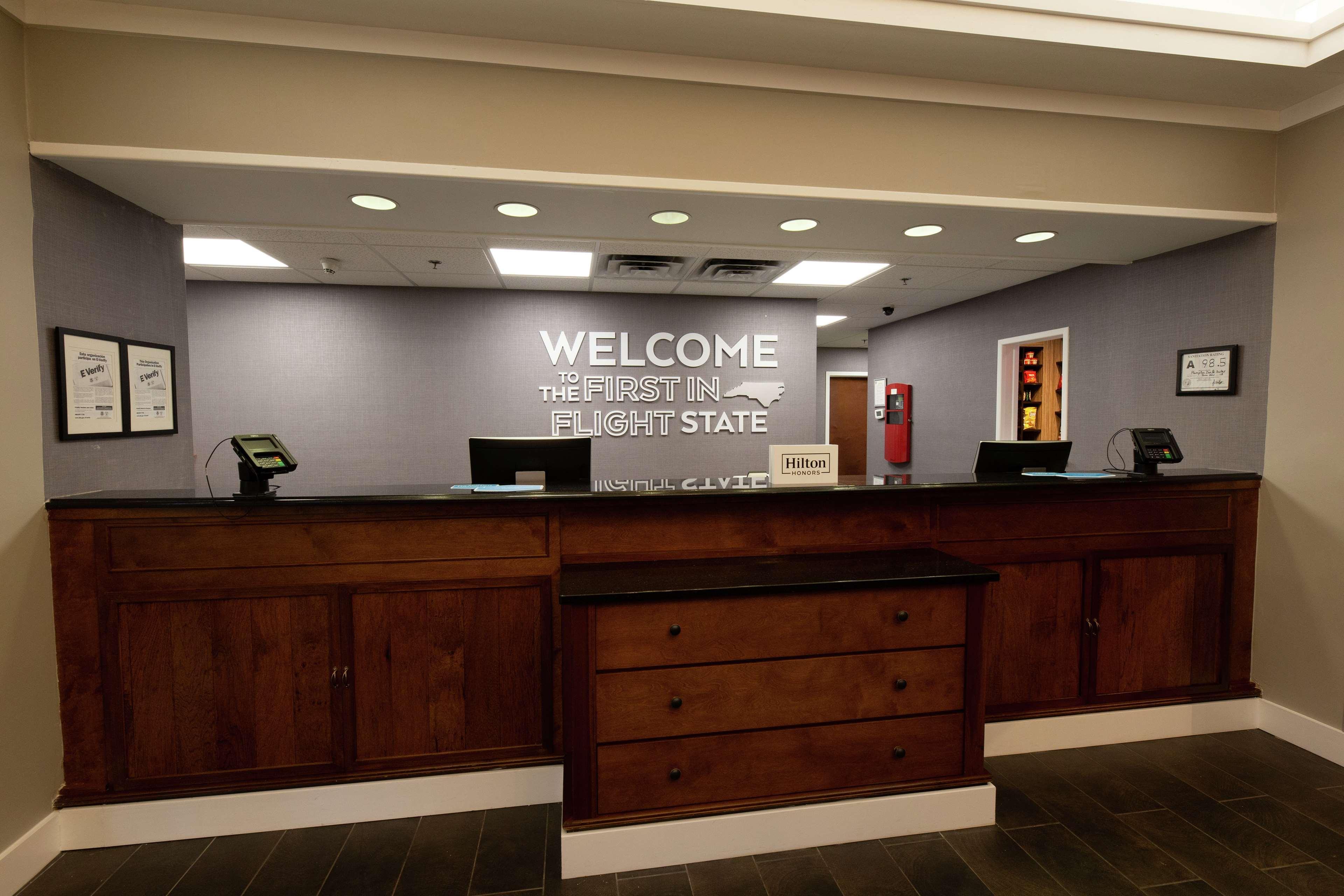 Hampton Inn & Suites Raleigh Cary Lenovo Center Eksteriør billede