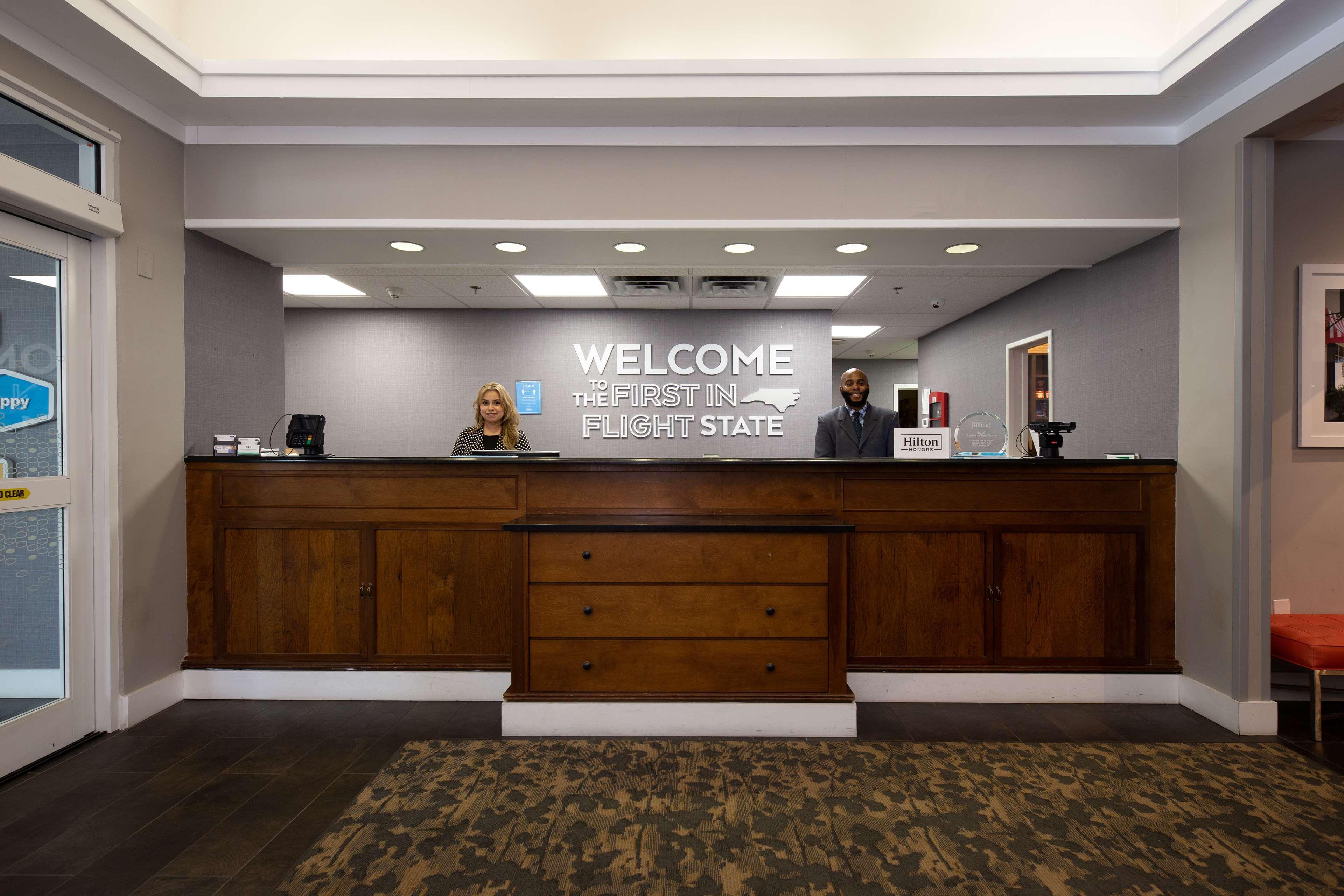Hampton Inn & Suites Raleigh Cary Lenovo Center Eksteriør billede