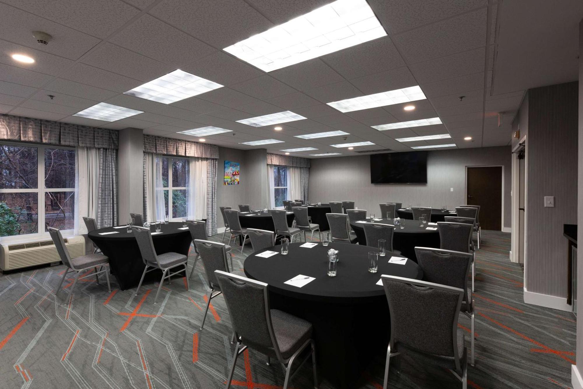 Hampton Inn & Suites Raleigh Cary Lenovo Center Eksteriør billede