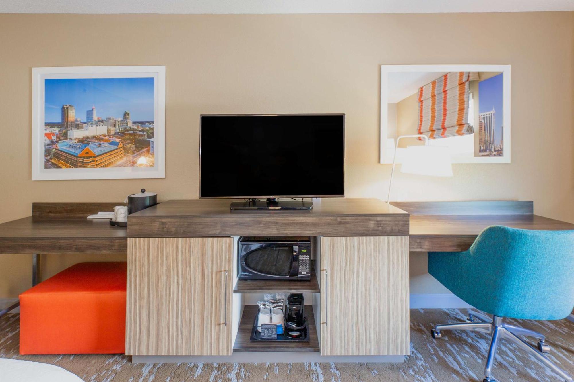 Hampton Inn & Suites Raleigh Cary Lenovo Center Eksteriør billede